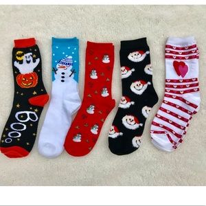 Socks 5 pair assorted socks. Holiday designs!
